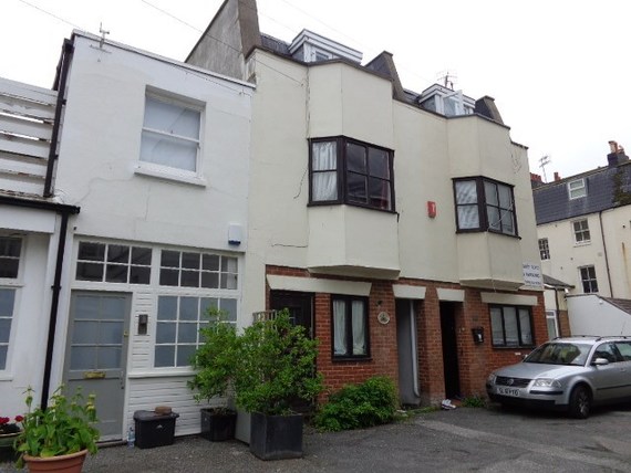 3 bedroom Terraced f...